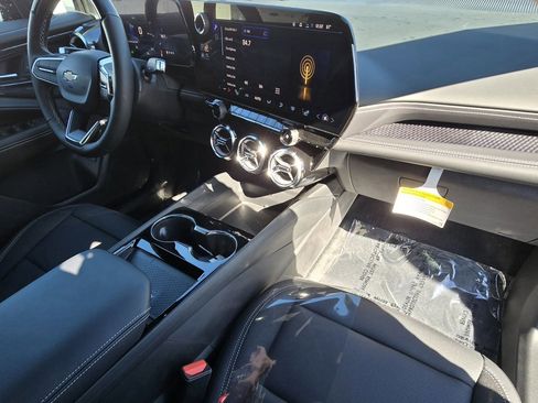 Used 2025 Chevrolet Blazer EV LT w/ Super Cruise Package image 13