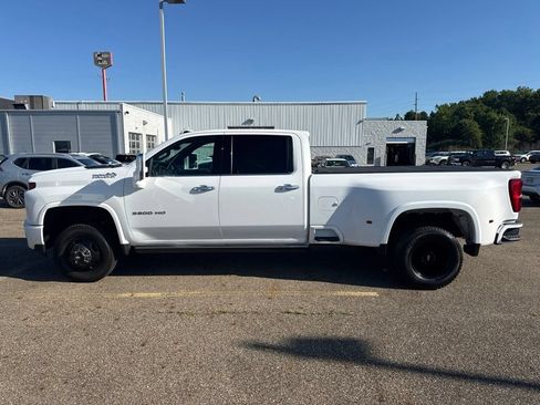 Used 2023 Chevrolet Silverado 3500 High Country w/ LPO, Hitch Package AWD/4WD image 2