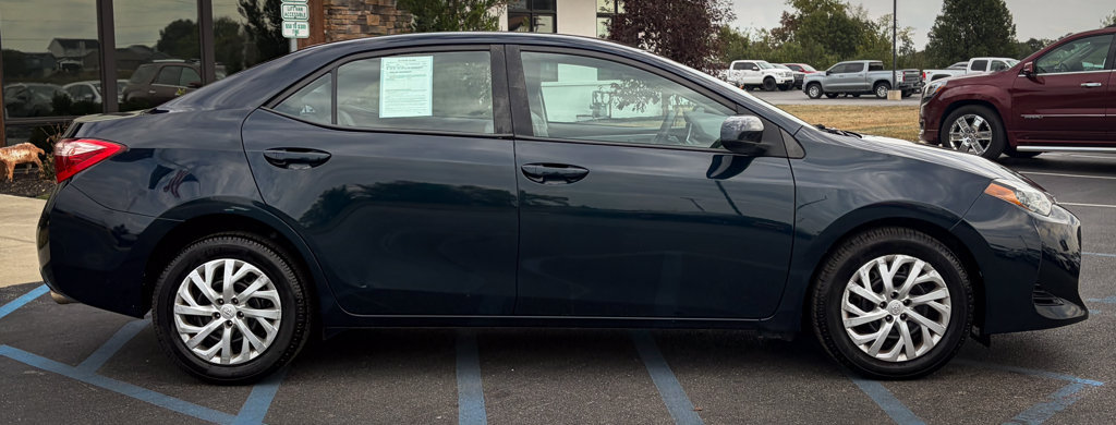 Used 2018 Toyota Corolla LE FWD image 23