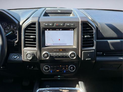 Used 2019 Ford Expedition Limited w/ Equipment Group 302A AWD/4WD image 16