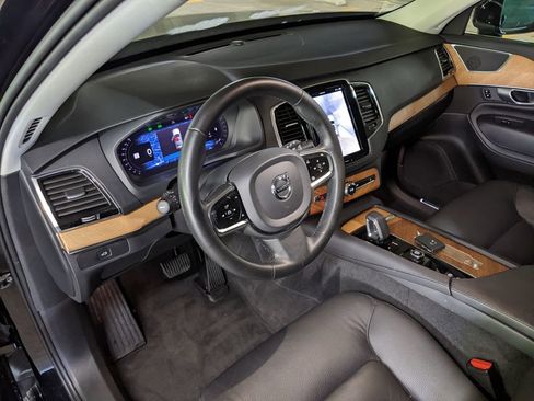 Certified 2024 Volvo XC90 B6 Plus w/ Protection Package Premier AWD/4WD image 8