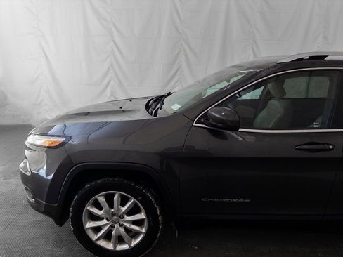 Used 2016 Jeep Cherokee Limited w/ Luxury Group image 3