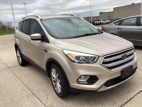 Used 2017 Ford Escape Titanium image 9