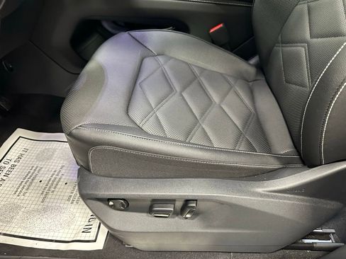 Used 2025 Volkswagen Atlas SE image 13