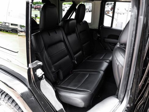 Used 2022 Jeep Wrangler Unlimited Sahara AWD/4WD image 46