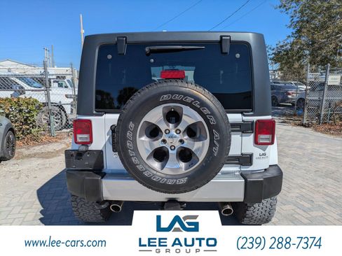 Used 2017 Jeep Wrangler Sahara w/ Connectivity Group image 4