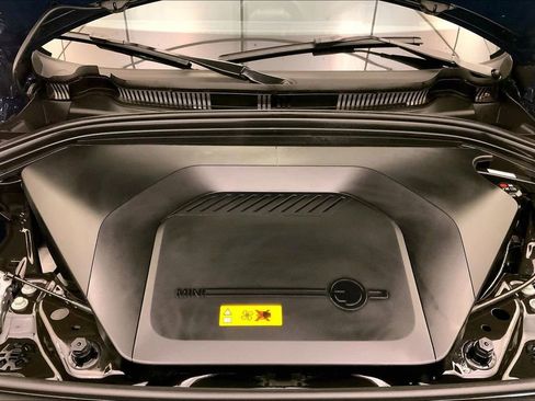 Certified 2025 MINI Cooper Countryman SE w/ Comfort Package Max image 9