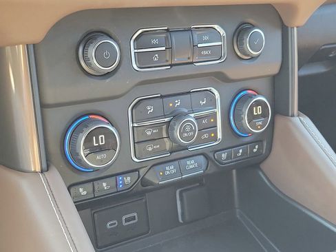 Used 2023 Chevrolet Tahoe High Country image 30