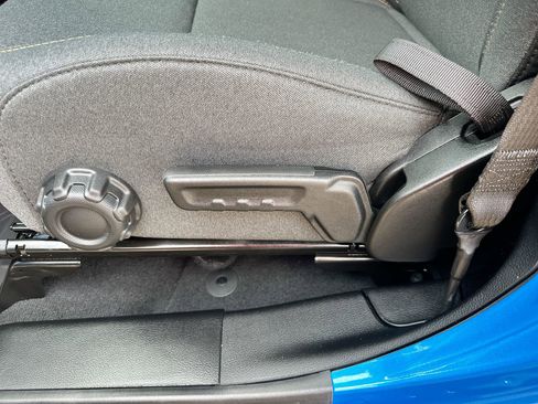 Used 2024 Jeep Wrangler Willys image 12