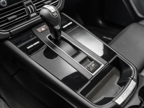 Used 2023 Porsche Macan image 29