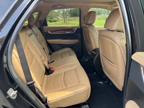 Used 2017 Cadillac XT5 Platinum AWD/4WD image 14