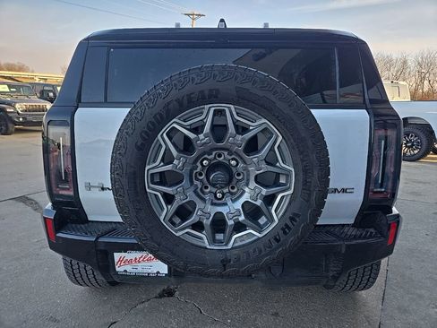Used 2025 GMC Hummer EV 3X image 9