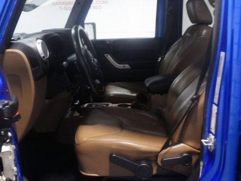 Used 2016 Jeep Wrangler Unlimited Sahara w/ Connectivity Group image 8