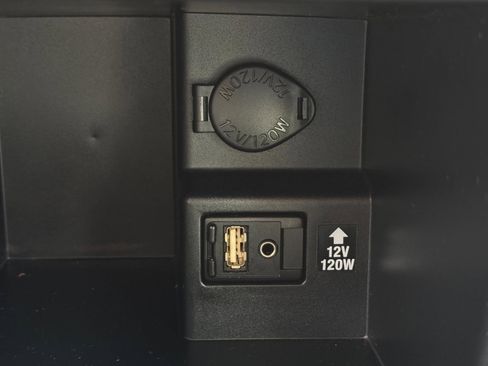 Used 2013 Toyota Camry LE image 17