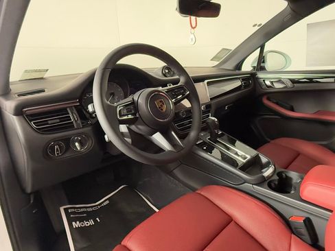 New 2026 Porsche Macan S image 4