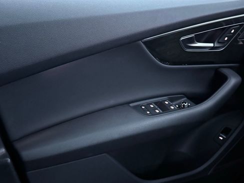 Used 2022 Audi Q7 3.0T Premium Plus image 30