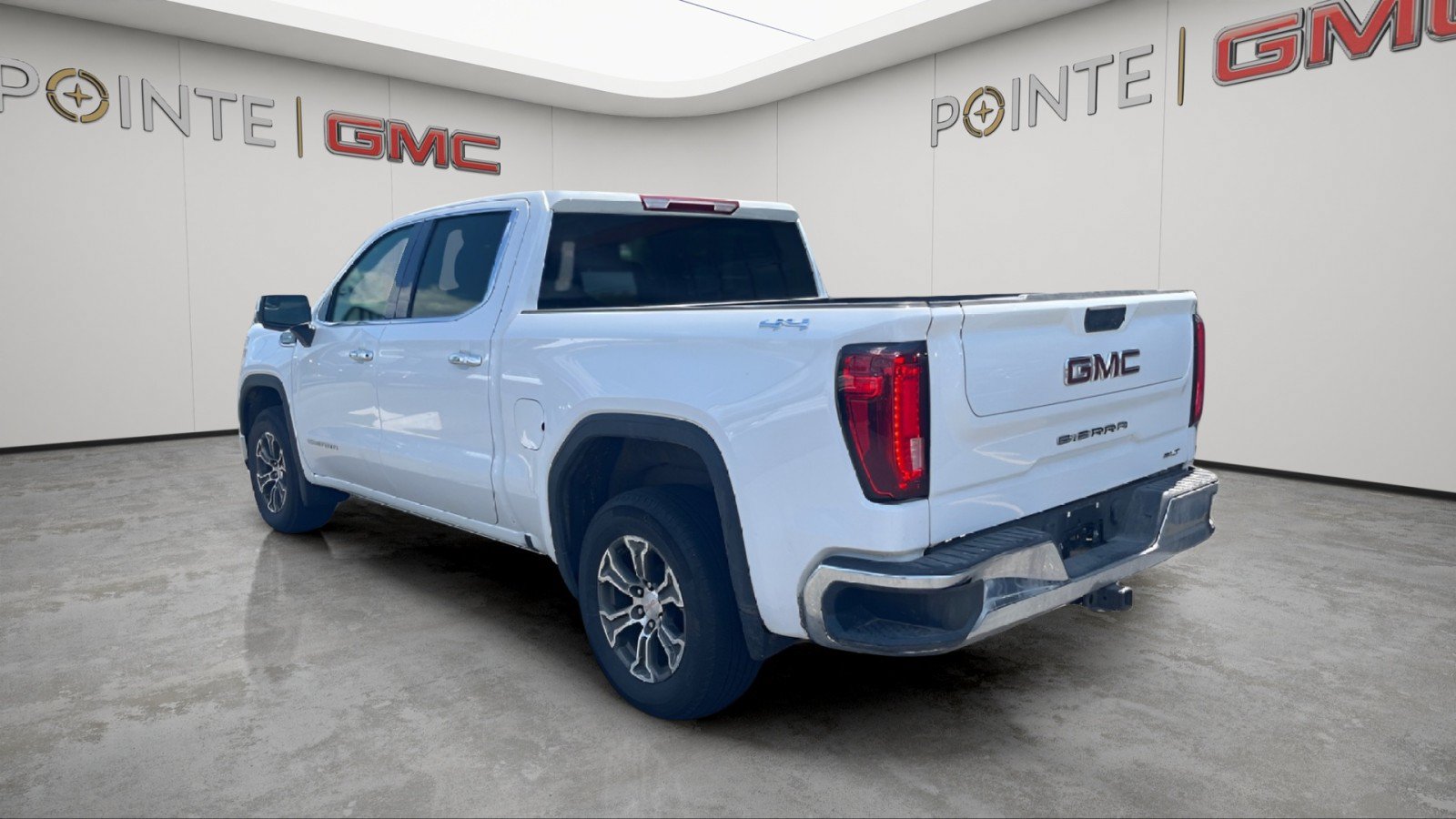Used 2025 GMC Sierra 1500 SLT AWD/4WD image 6
