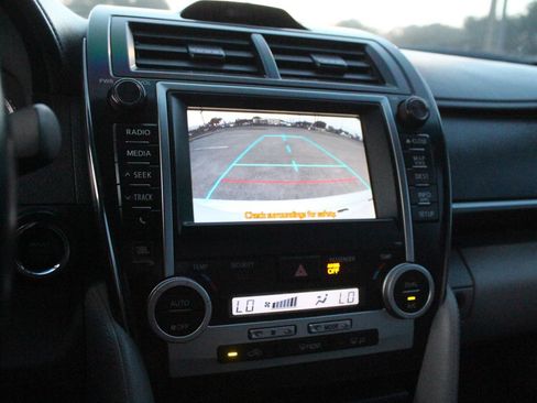 Used 2012 Toyota Camry XLE FWD image 24