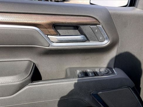 Used 2025 Chevrolet Silverado 1500 LT AWD/4WD image 36