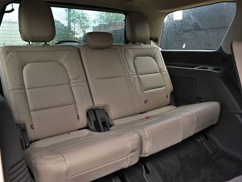 Used 2022 Lincoln Navigator Reserve image 20