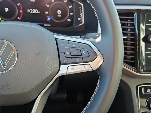 Certified 2022 Volkswagen Atlas SE w/ Panoramic Sunroof Package image 19