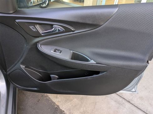 Used 2024 Chevrolet Malibu LT image 34