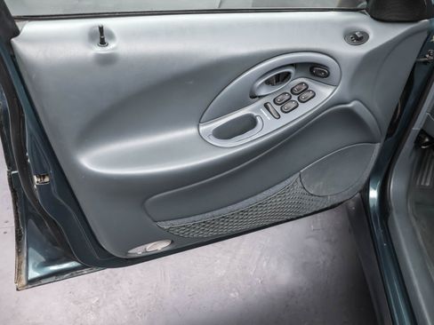 Used 1997 Ford Taurus GL FWD image 8