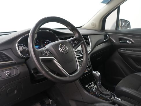 Used 2021 Buick Encore Preferred image 24