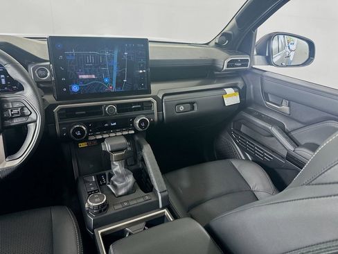 Used 2025 Toyota 4Runner Limited image 24