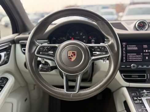Used 2020 Porsche Macan image 28