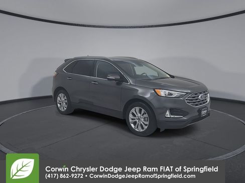 Used 2020 Ford Edge Titanium image 3