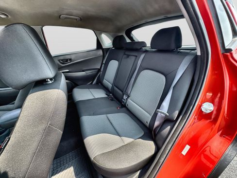 Used 2019 Hyundai Kona SEL FWD image 12