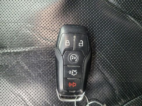 Used 2017 Lincoln MKX Reserve w/ Driver Assistance Package image 32