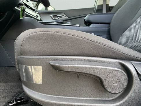 Used 2025 Kia Sportage LX FWD image 22