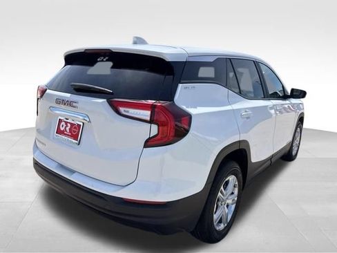 Used 2024 GMC Terrain SLE FWD image 8
