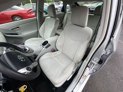 Used 2014 Toyota Prius Two FWD image 7
