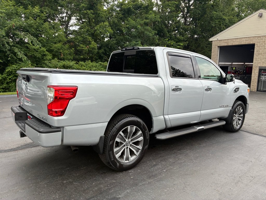Used 2017 Nissan Titan SL AWD/4WD image 6