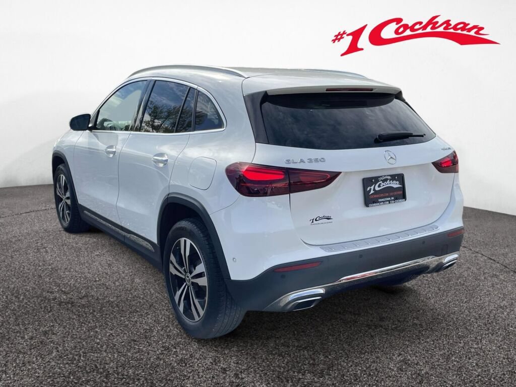Used 2024 Mercedes-Benz GLA 250 4MATIC image 9