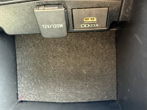 Used 2021 Toyota Corolla LE image 17