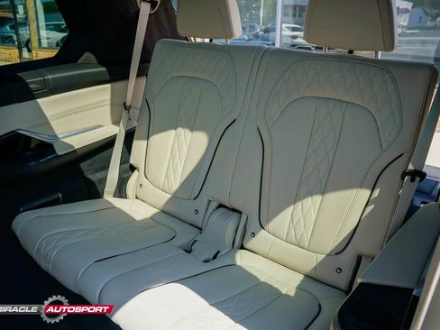 Used 2022 BMW X7 M50i AWD/4WD image 27