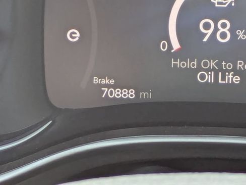 Used 2024 Chrysler Pacifica Limited FWD image 32