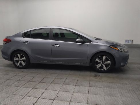 Used 2018 Kia Forte S w/ S Technology Plus Package FWD image 11