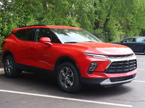 Used 2024 Chevrolet Blazer LT w/ Convenience Package FWD image 12