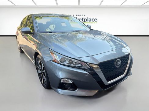 Used 2020 Nissan Altima 2.5 SL FWD image 1