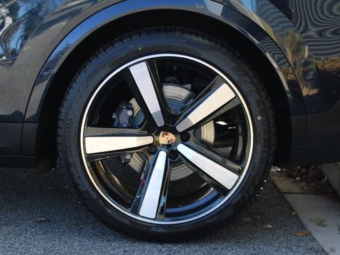 New 2026 Porsche Cayenne image 14