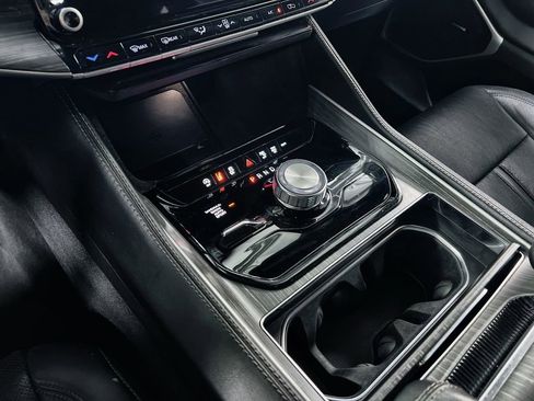 Used 2024 Jeep Wagoneer Series II w/ Flexible Seating Group image 39