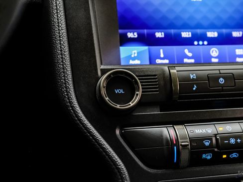 Used 2020 Ford Mustang Shelby GT500 w/ Technology Package RWD image 65
