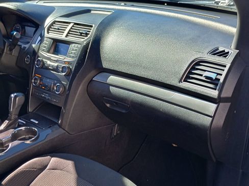 Used 2019 Ford Explorer XLT w/ Class III Trailer Tow Package image 21