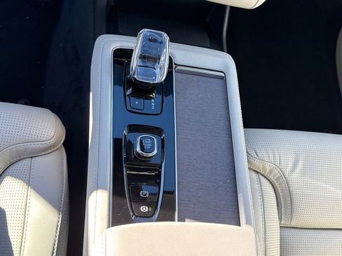 New 2026 Volvo XC90 B6 Ultra image 17