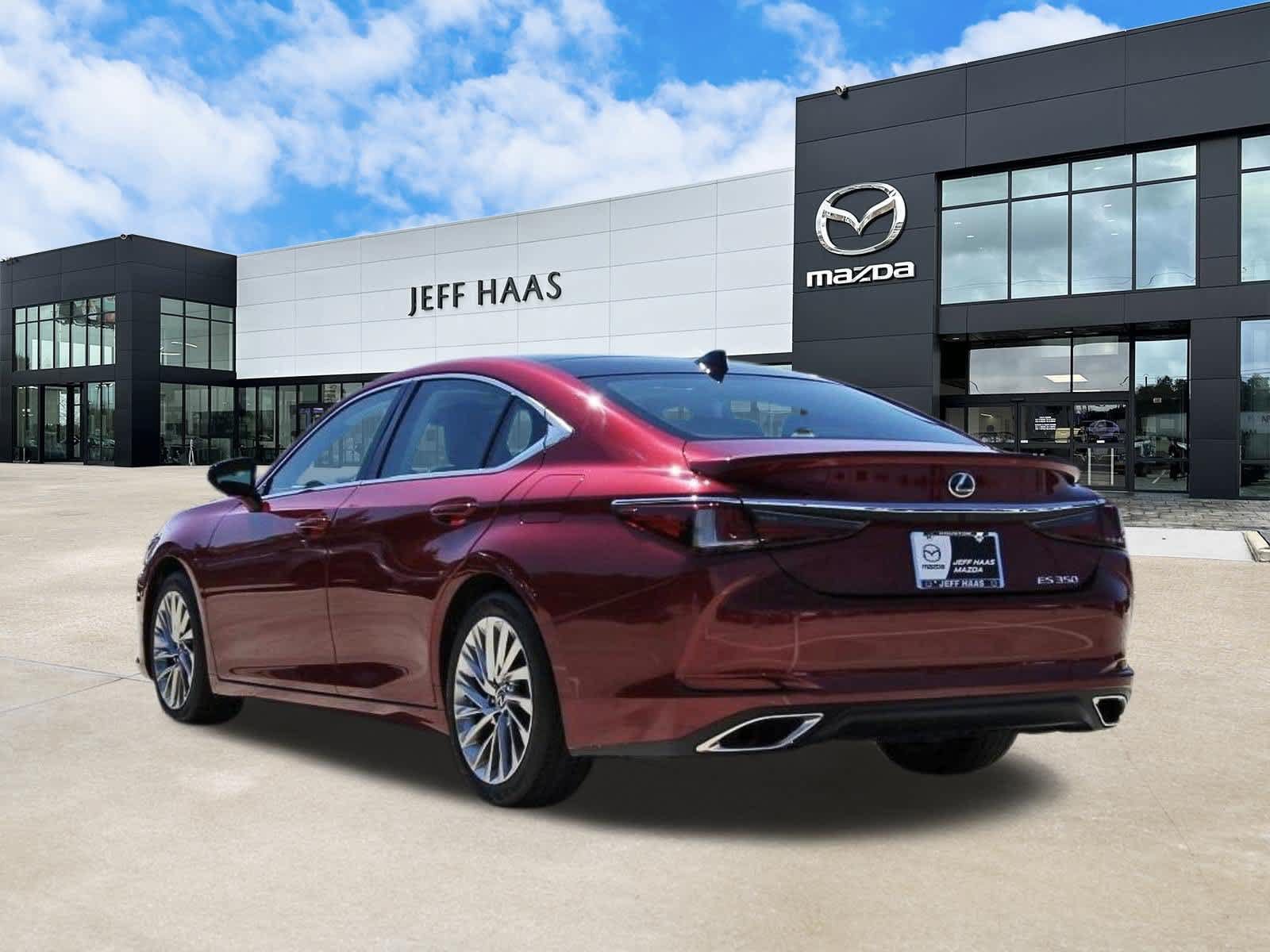 Used 2023 Lexus ES 350 Ultra Luxury FWD image 2